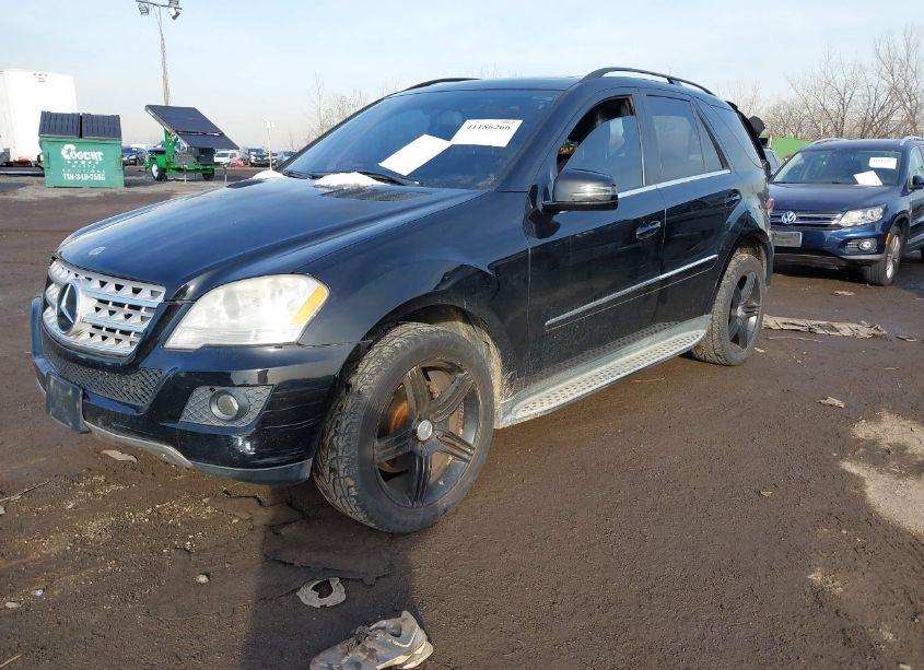Photo 2 of 2011 Mercedes-benz Ml 350 4MATIC (VIN 4JGBB8GB1BA705195)