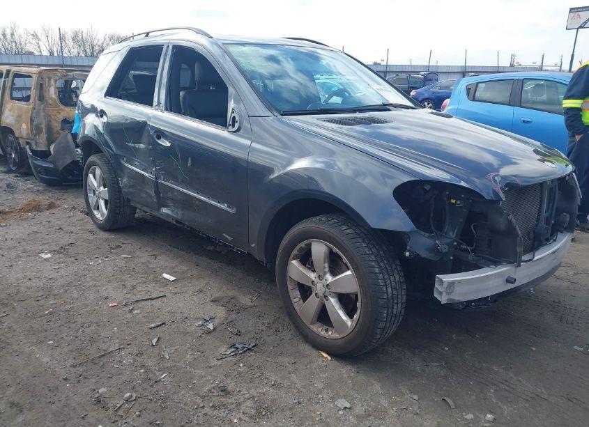 2011 Mercedes-benz Ml 350 4MATIC (VIN 4JGBB8GB2BA644522) main photo