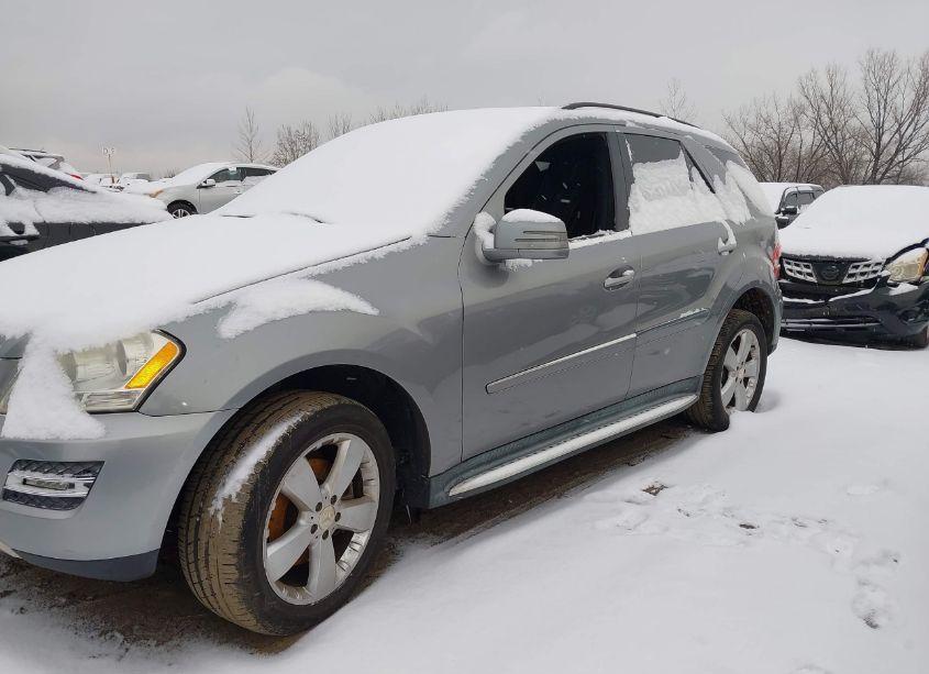 Photo 2 of 2011 Mercedes-benz Ml 350 4MATIC (VIN 4JGBB8GB2BA669372)