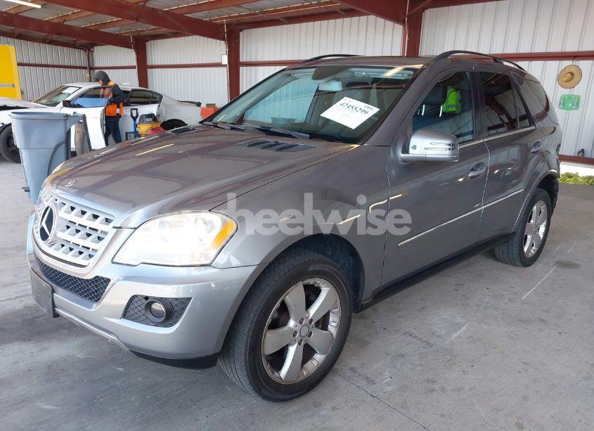 Photo 2 of 2011 Mercedes-benz Ml 350 4MATIC (VIN 4JGBB8GB3BA696290)