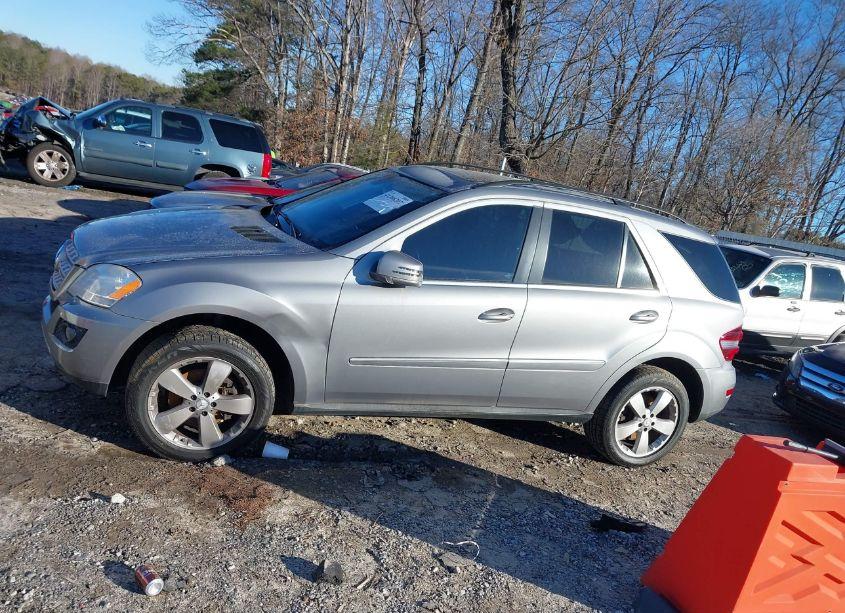 Photo 14 of 2011 Mercedes-benz Ml 350 4MATIC (VIN 4JGBB8GB3BA729109)