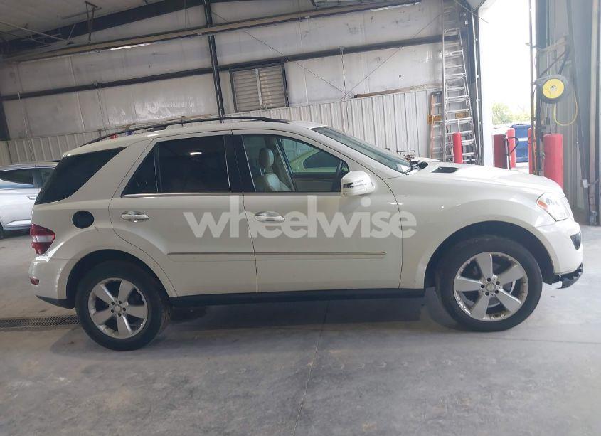 Photo 13 of 2011 Mercedes-benz Ml 350 4MATIC (VIN 4JGBB8GB4BA738479)