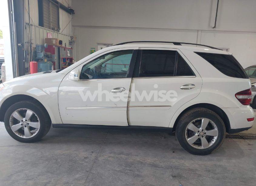 Photo 14 of 2011 Mercedes-benz Ml 350 4MATIC (VIN 4JGBB8GB4BA738479)