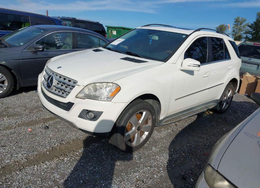 Photo 2 of 2011 Mercedes-benz Ml 350 4MATIC (VIN 4JGBB8GB5BA671956)