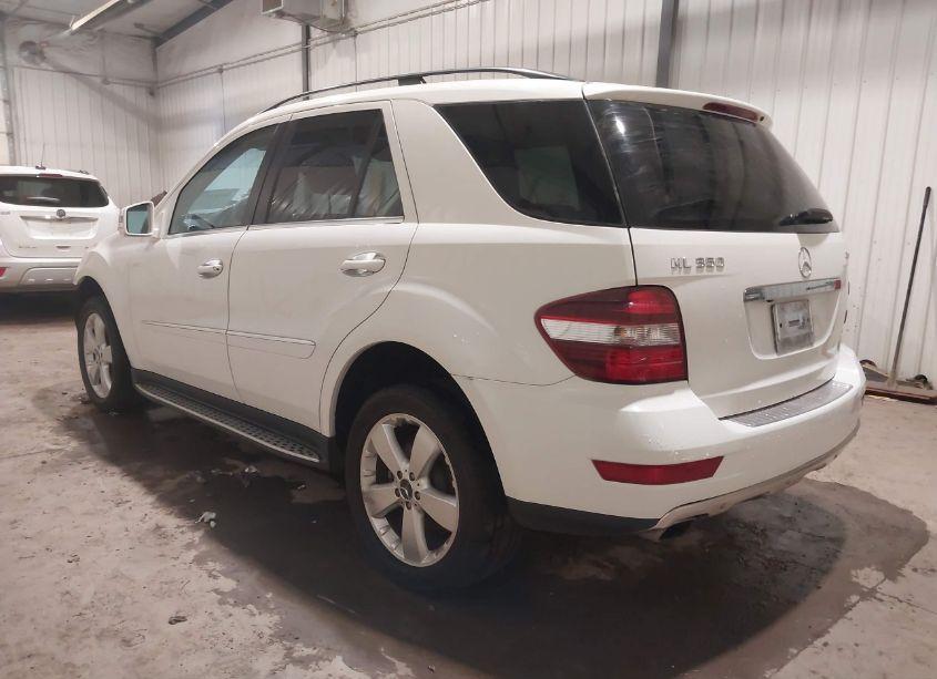 Photo 3 of 2011 Mercedes-benz Ml 350 4MATIC (VIN 4JGBB8GB5BA740211)