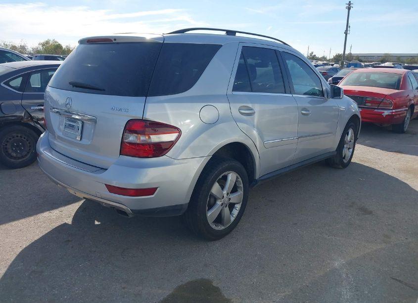 Photo 4 of 2011 Mercedes-benz Ml 350 4MATIC (VIN 4JGBB8GB6BA643924)