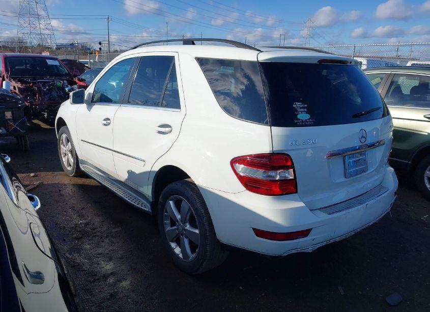 Photo 3 of 2011 Mercedes-benz Ml 350 4MATIC (VIN 4JGBB8GB6BA715124)