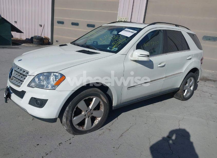 Photo 2 of 2011 Mercedes-benz Ml 350 4MATIC (VIN 4JGBB8GB6BA727273)