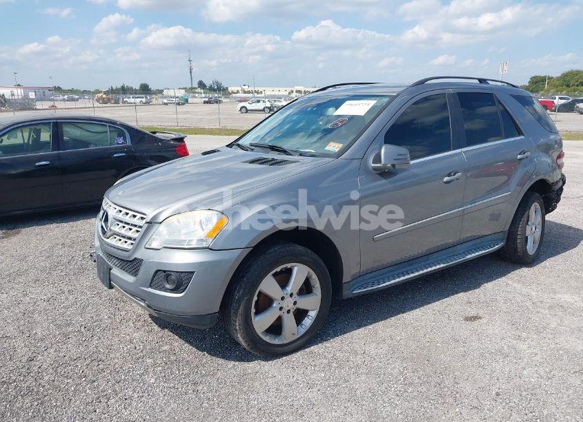 Photo 2 of 2011 Mercedes-benz Ml 350 4MATIC (VIN 4JGBB8GB7BA681016)