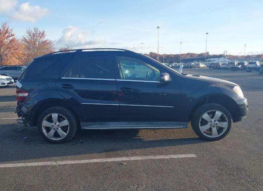 Photo 13 of 2011 Mercedes-benz Ml 350 4MATIC (VIN 4JGBB8GB7BA692954)