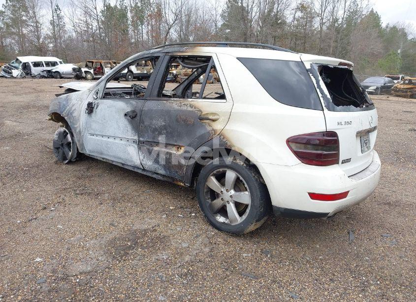 Photo 3 of 2011 Mercedes-benz Ml 350 4MATIC (VIN 4JGBB8GB7BA750609)