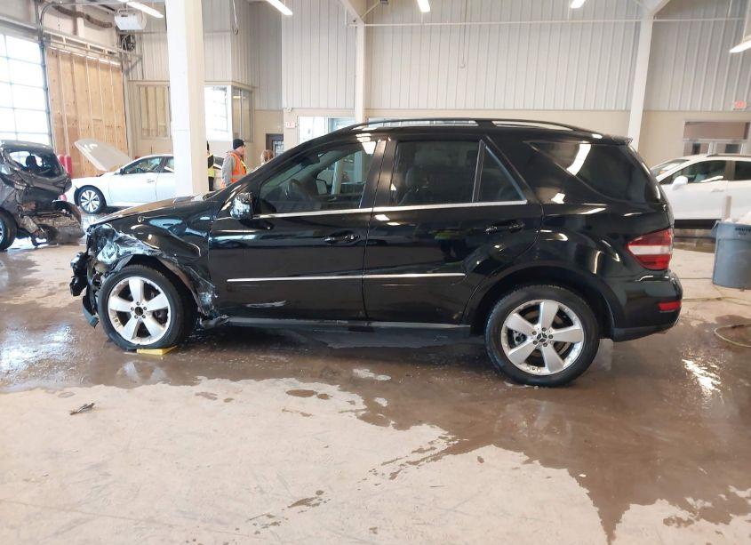 Photo 14 of 2011 Mercedes-benz Ml 350 4MATIC (VIN 4JGBB8GB8BA651152)