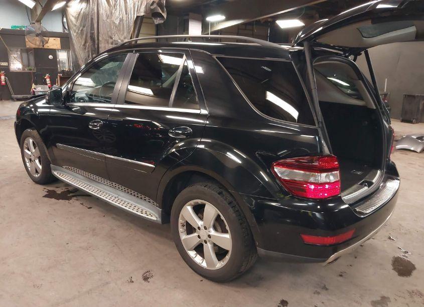 Photo 3 of 2011 Mercedes-benz Ml 350 4MATIC (VIN 4JGBB8GB9BA713772)