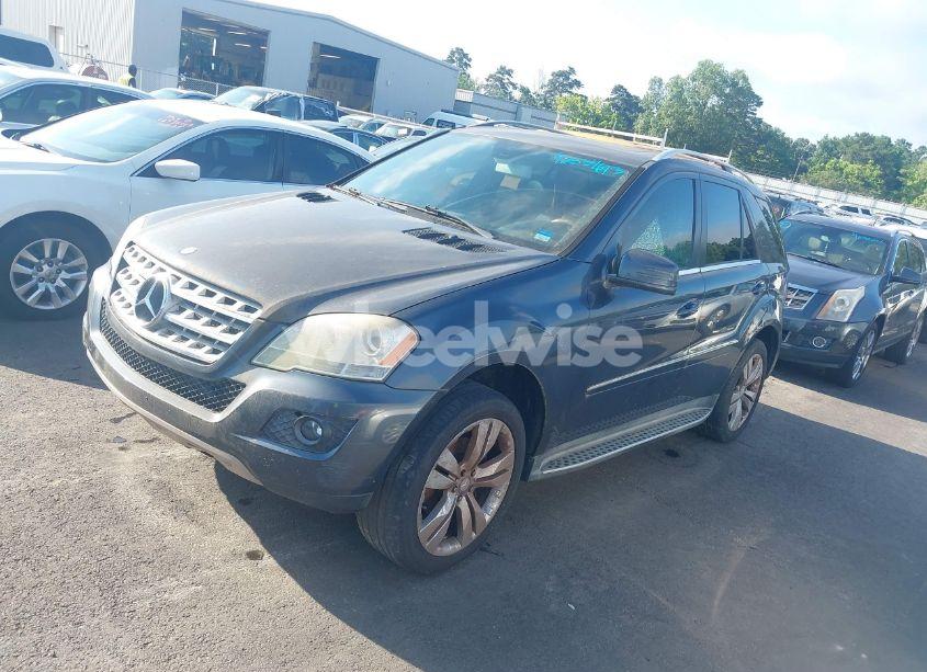 Photo 2 of 2011 Mercedes-benz Ml 350 4MATIC (VIN 4JGBB8GBXBA663352)