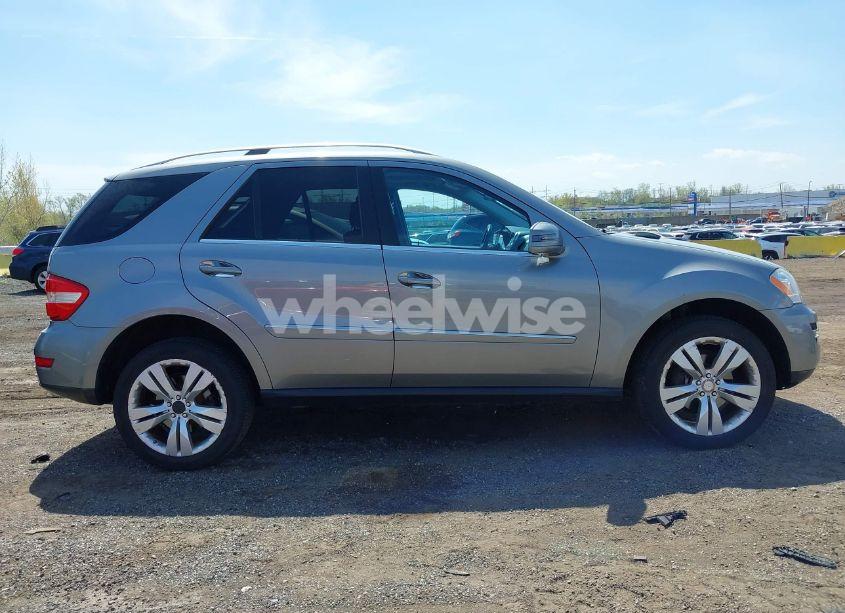 Photo 13 of 2011 Mercedes-benz Ml 350 4MATIC (VIN 4JGBB8GBXBA702201)