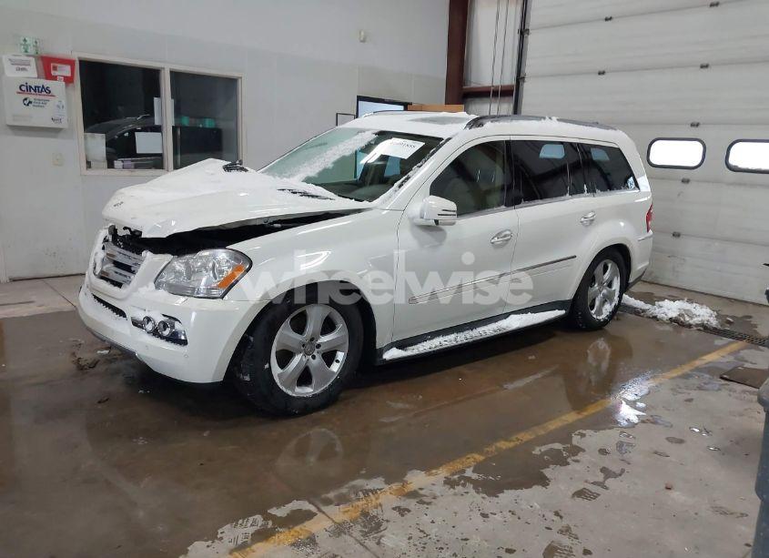 Photo 2 of 2011 Mercedes-benz Gl 450 4MATIC (VIN 4JGBF7BE1BA629235)