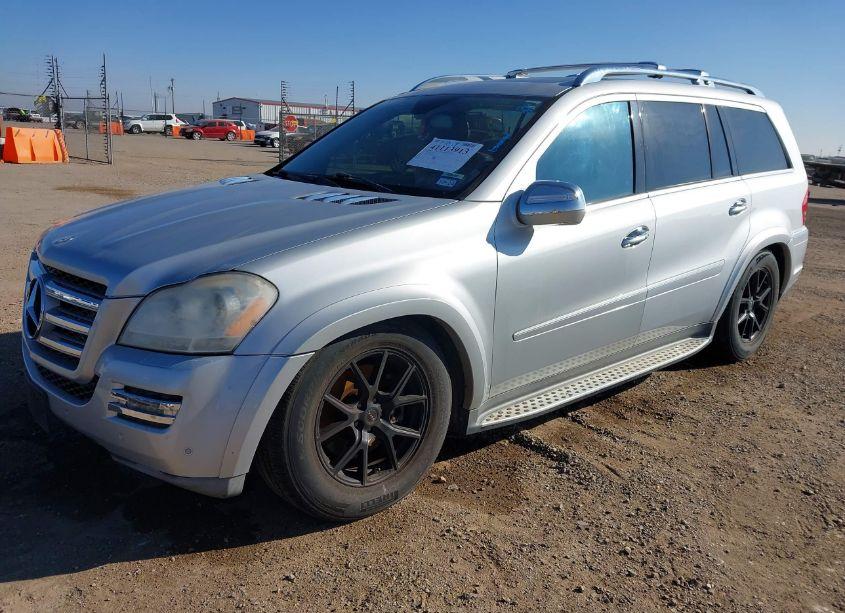 Photo 2 of 2010 Mercedes-benz Gl 550 4MATIC (VIN 4JGBF8GE6AA569739)