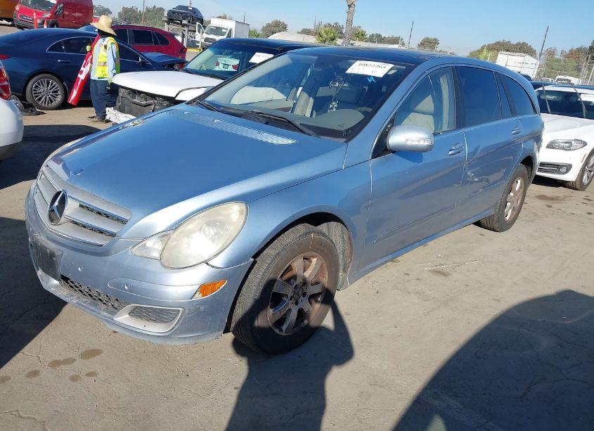 Photo 2 of 2007 Mercedes-benz R 350 4MATIC (VIN 4JGCB65E07A055739)