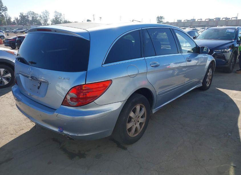 Photo 4 of 2007 Mercedes-benz R 350 4MATIC (VIN 4JGCB65E07A055739)