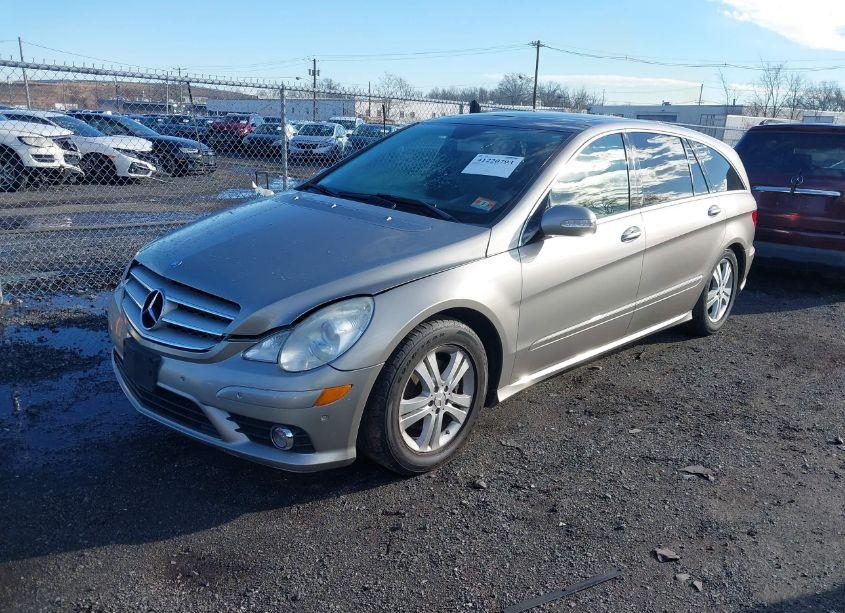 Photo 2 of 2008 Mercedes-benz R 350 4MATIC (VIN 4JGCB65E18A080473)