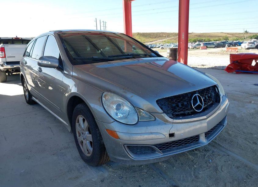 2006 Mercedes-benz R 350 4MATIC (VIN 4JGCB65E26A014057) main photo