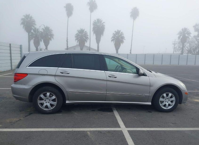 Photo 13 of 2007 Mercedes-benz R 350 4MATIC (VIN 4JGCB65E37A036747)