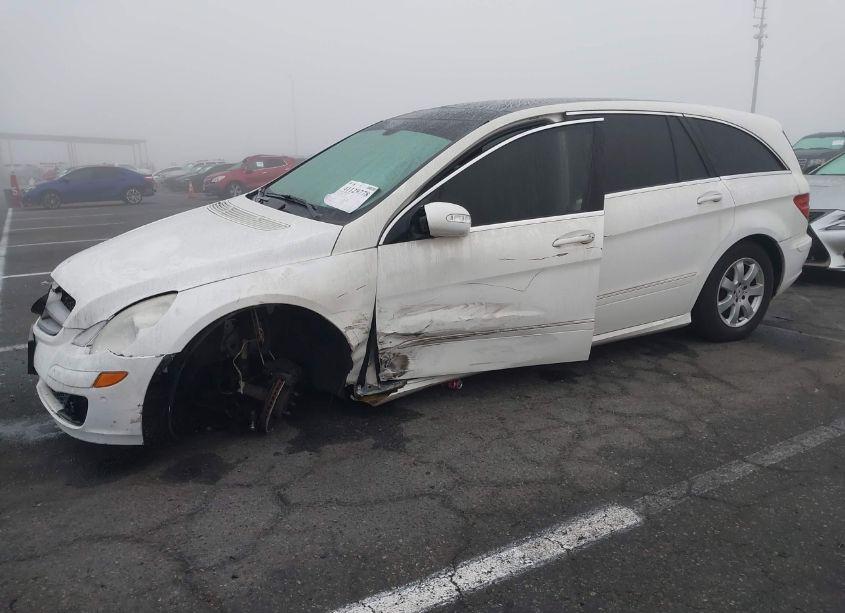 Photo 2 of 2006 Mercedes-benz R 350 4MATIC (VIN 4JGCB65E66A011985)