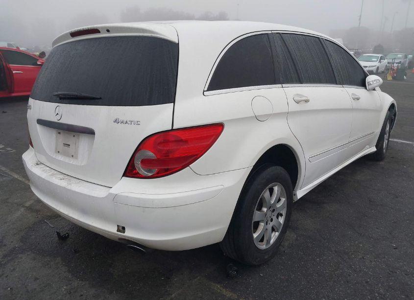 Photo 4 of 2006 Mercedes-benz R 350 4MATIC (VIN 4JGCB65E66A011985)