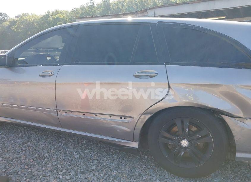 Photo 6 of 2008 Mercedes-benz R 350 4MATIC (VIN 4JGCB65E68A077505)