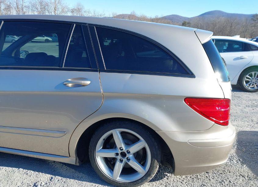 Photo 16 of 2006 Mercedes-benz R 350 4MATIC (VIN 4JGCB65E76A024955)