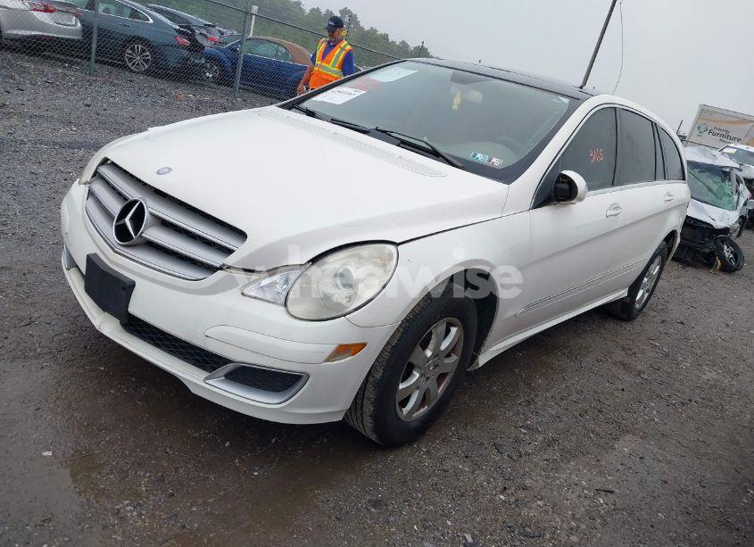 Photo 2 of 2007 Mercedes-benz R 350 4MATIC (VIN 4JGCB65E77A049100)