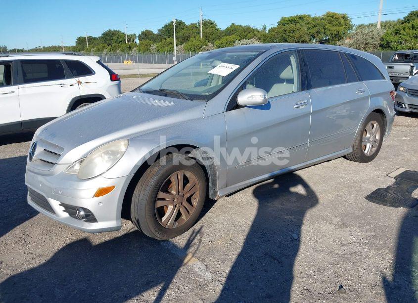 Photo 2 of 2009 Mercedes-benz R 350 4MATIC (VIN 4JGCB65E79A091818)