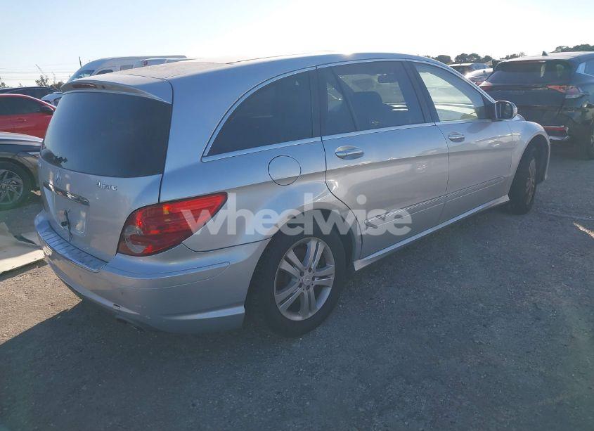 Photo 4 of 2009 Mercedes-benz R 350 4MATIC (VIN 4JGCB65E79A091818)