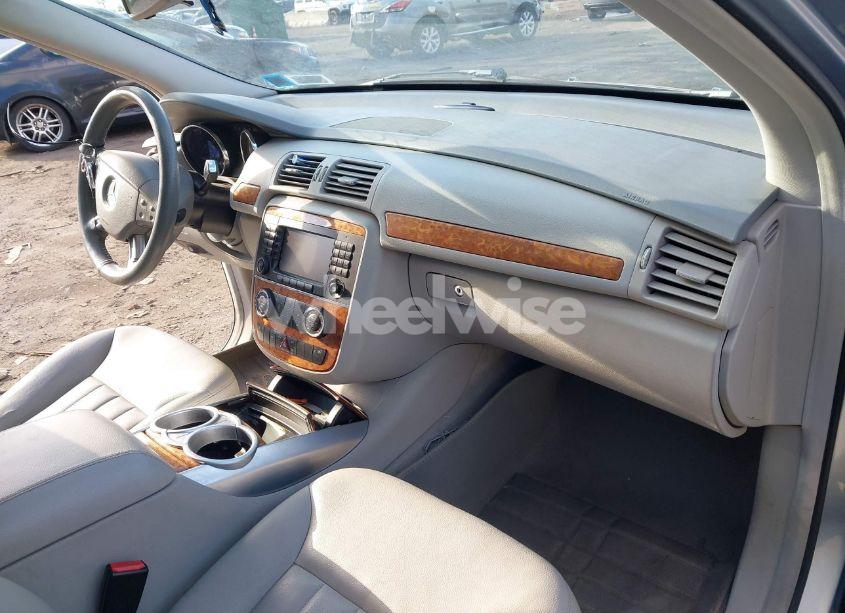 Photo 5 of 2007 Mercedes-benz R 350 4MATIC (VIN 4JGCB65E87A055682)