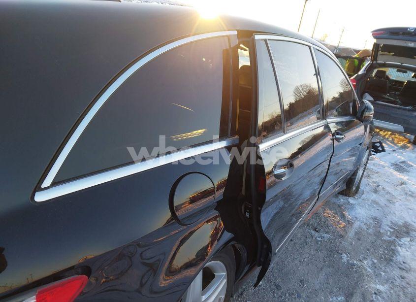 Photo 13 of 2011 Mercedes-benz R 350 4MATIC (VIN 4JGCB6FE3BA114001)