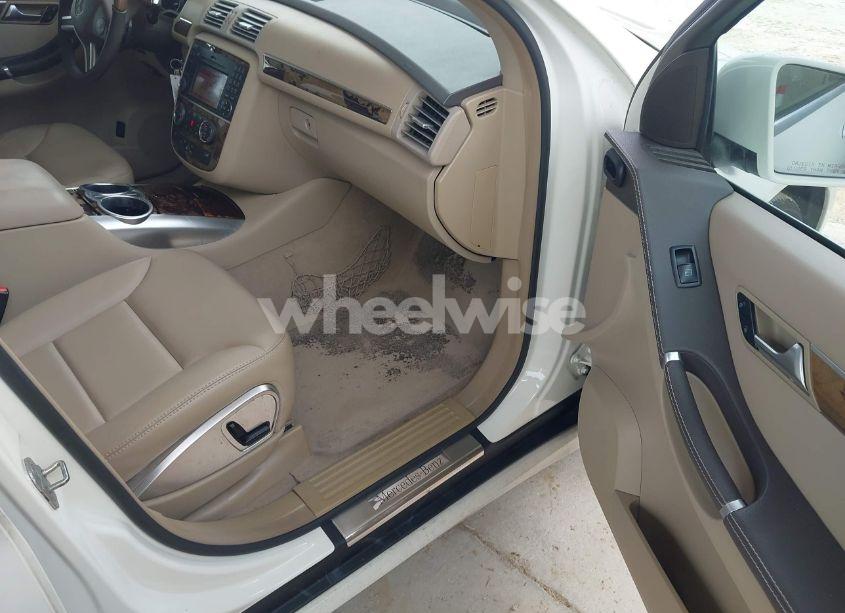 Photo 5 of 2011 Mercedes-benz R 350 4MATIC (VIN 4JGCB6FEXBA113685)