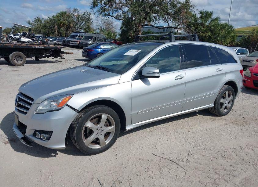 Photo 2 of 2011 Mercedes-benz R 350 4MATIC (VIN 4JGCB6FEXBA125741)