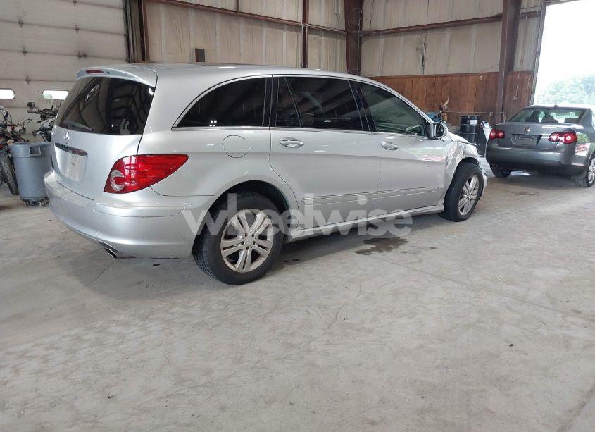 Photo 4 of 2006 Mercedes-benz R 500 4MATIC (VIN 4JGCB75E36A004479)