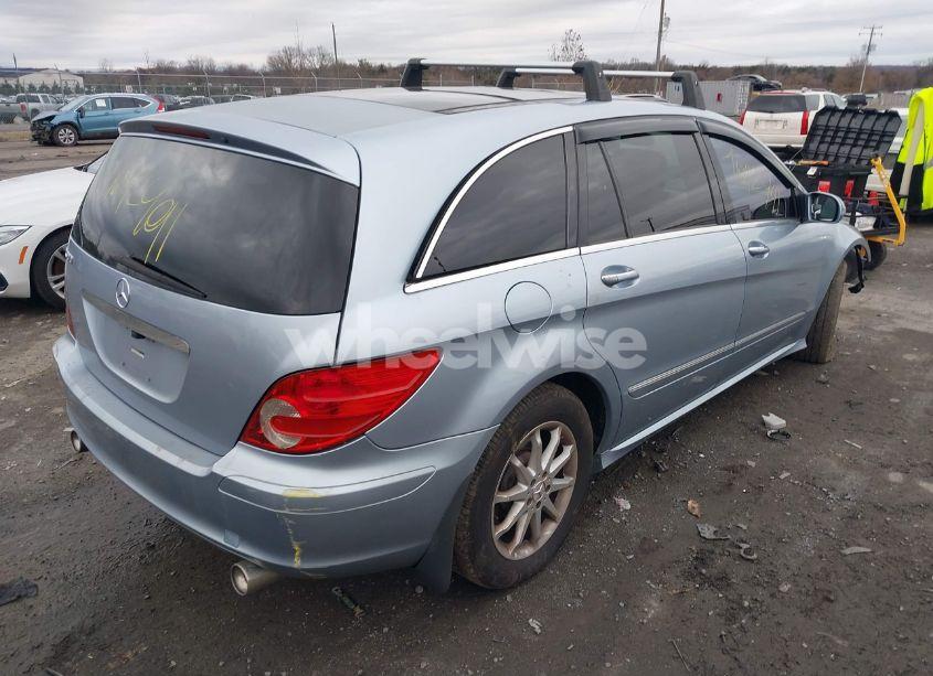 Photo 4 of 2006 Mercedes-benz R 500 4MATIC (VIN 4JGCB75E46A013191)