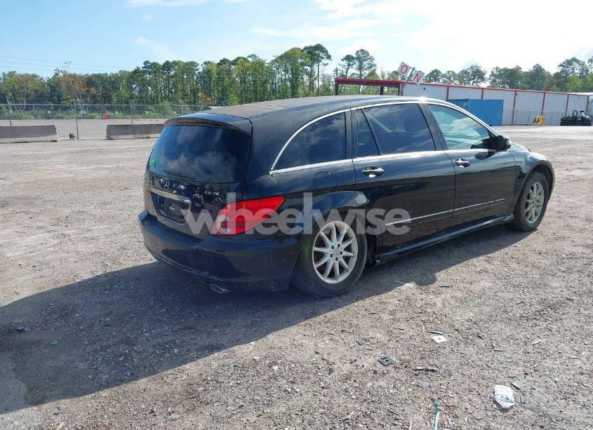 Photo 4 of 2006 Mercedes-benz R 500 4MATIC (VIN 4JGCB75E96A025935)