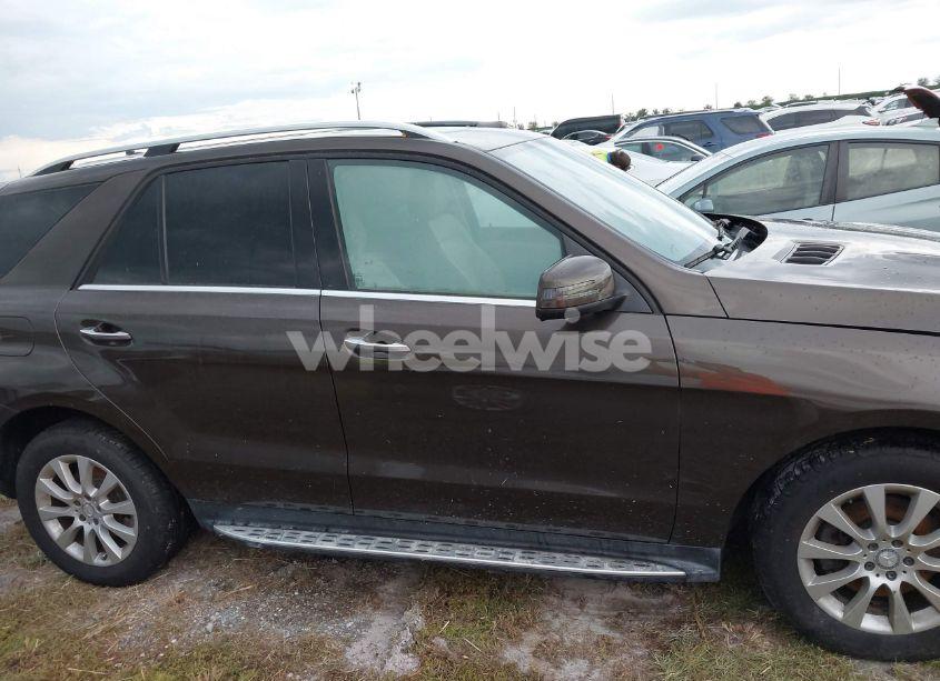Photo 13 of 2016 Mercedes-benz Gle 300D 4MATIC (VIN 4JGDA0EB1GA651064)