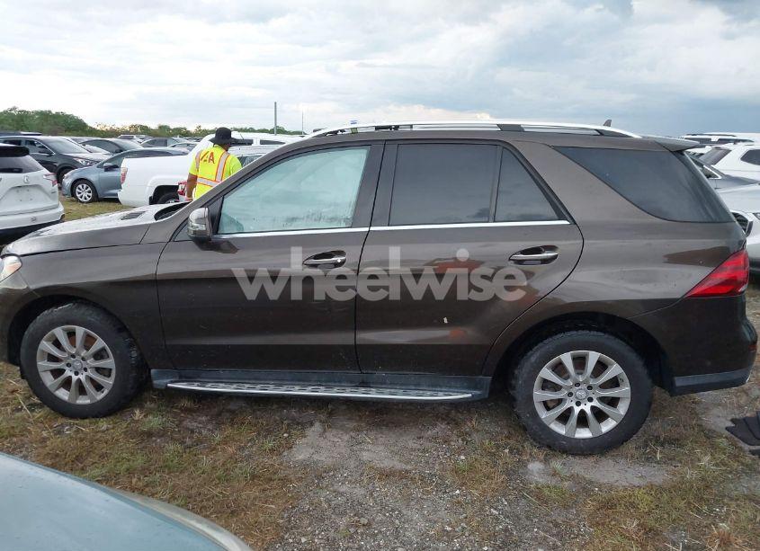 Photo 14 of 2016 Mercedes-benz Gle 300D 4MATIC (VIN 4JGDA0EB1GA651064)