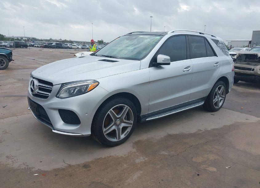 Photo 2 of 2016 Mercedes-benz Gle 300D 4MATIC (VIN 4JGDA0EB5GA709578)