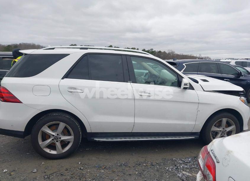 Photo 13 of 2019 Mercedes-benz Gle 400 4MATIC (VIN 4JGDA5GB0KB210149)