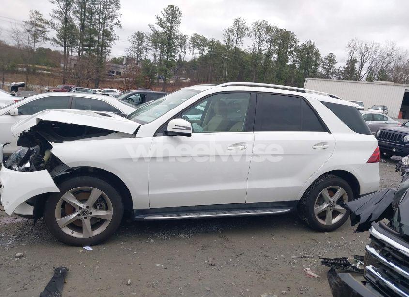 Photo 14 of 2019 Mercedes-benz Gle 400 4MATIC (VIN 4JGDA5GB0KB210149)