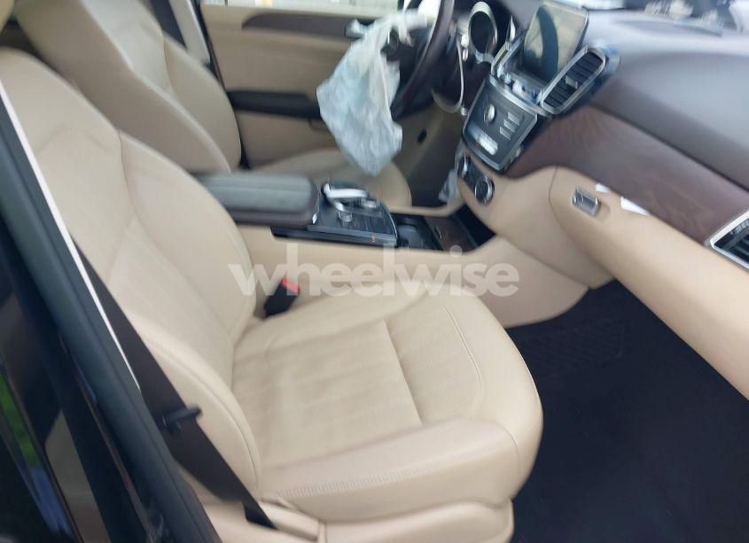 Photo 5 of 2019 Mercedes-benz Gle 400 4MATIC (VIN 4JGDA5GB1KB205851)