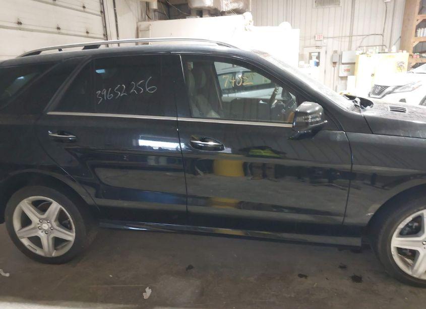 Photo 13 of 2015 Mercedes-benz Ml 400 4MATIC (VIN 4JGDA5GB2FA460066)