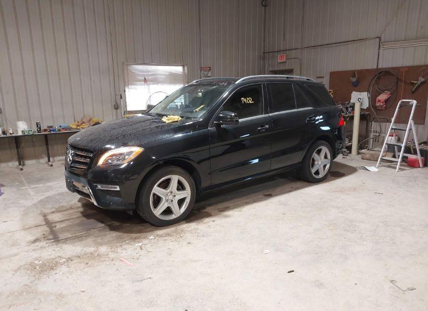 Photo 2 of 2015 Mercedes-benz Ml 400 4MATIC (VIN 4JGDA5GB2FA460066)