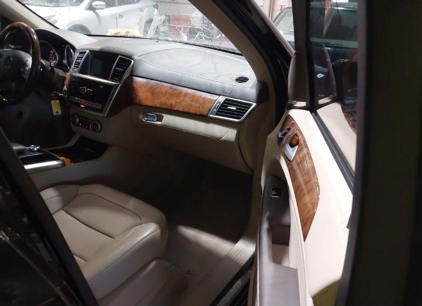 Photo 5 of 2015 Mercedes-benz Ml 400 4MATIC (VIN 4JGDA5GB2FA460066)