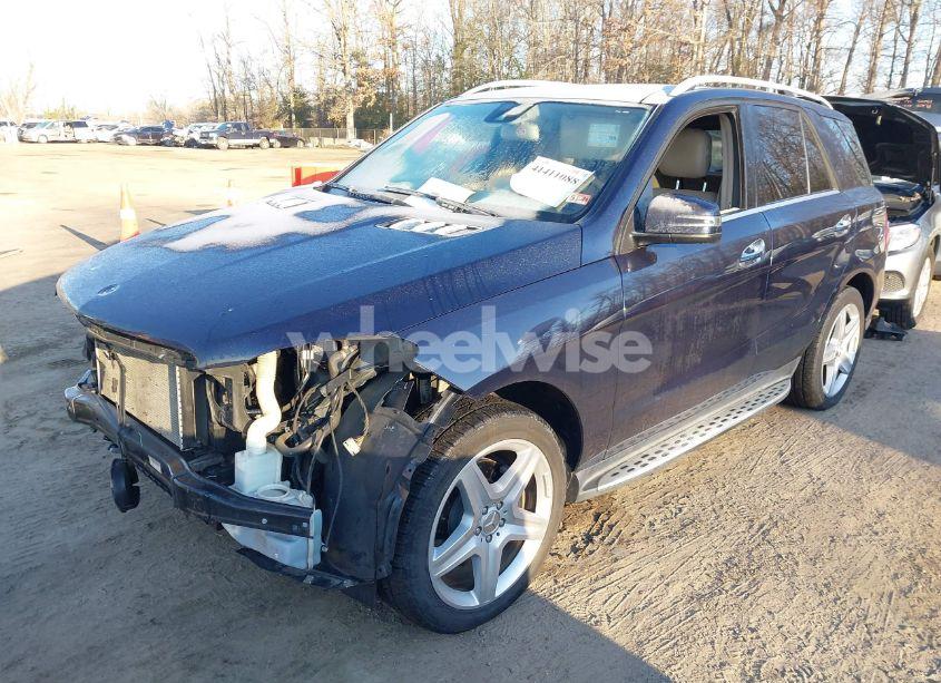 Photo 2 of 2015 Mercedes-benz Ml 400 4MATIC (VIN 4JGDA5GB3FA469911)